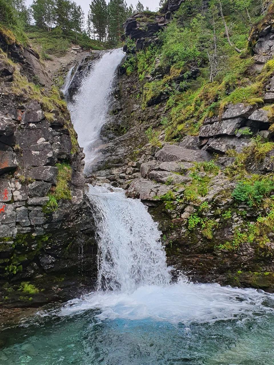 Фото водопада «Красивый» в Кировске