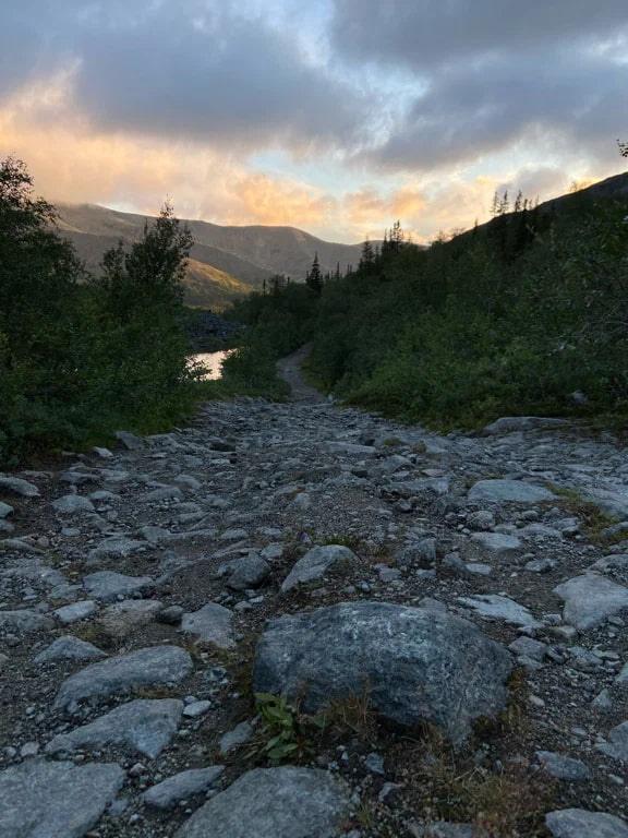 Фото ландшафта вблизи водопада «Красивый» в Кировске